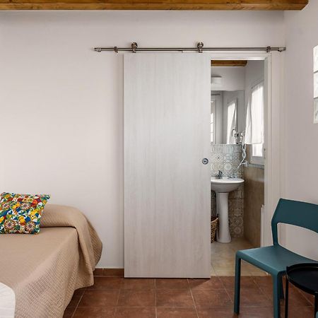 Madre Terra Airport Rooms And Suites Terrasini Bagian luar foto