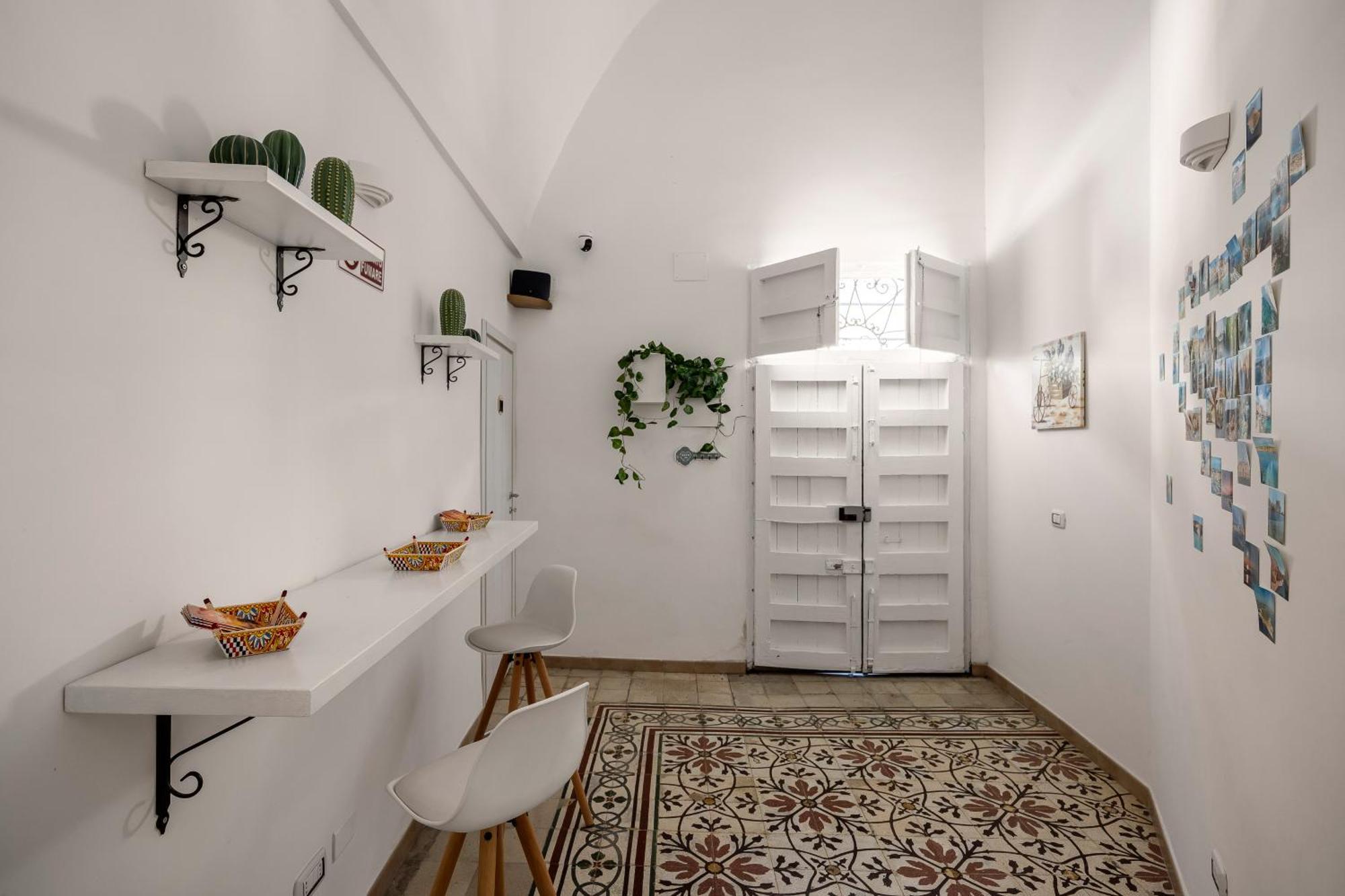 Madre Terra Airport Rooms And Suites Terrasini Bagian luar foto