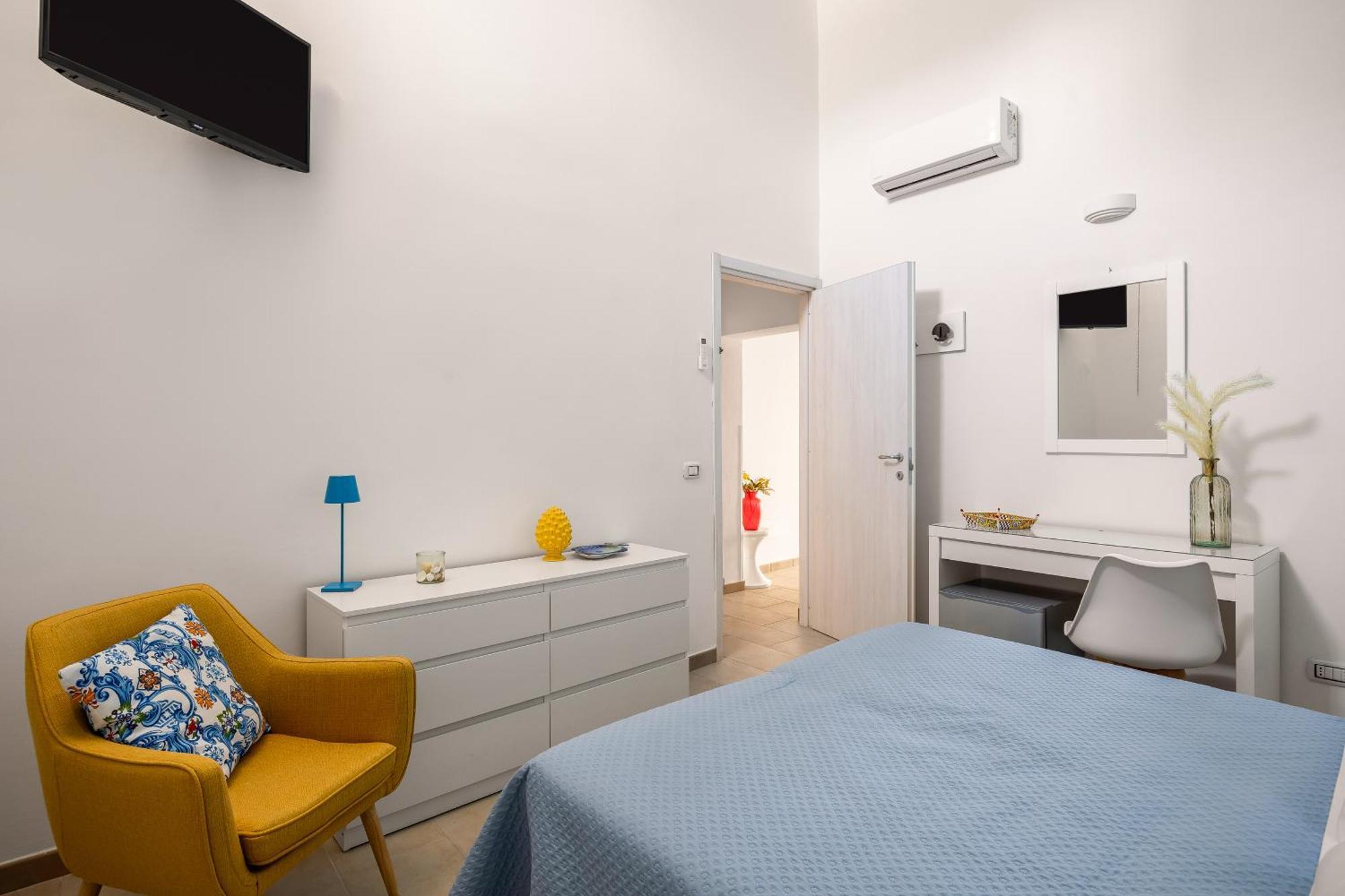 Madre Terra Airport Rooms And Suites Terrasini Bagian luar foto