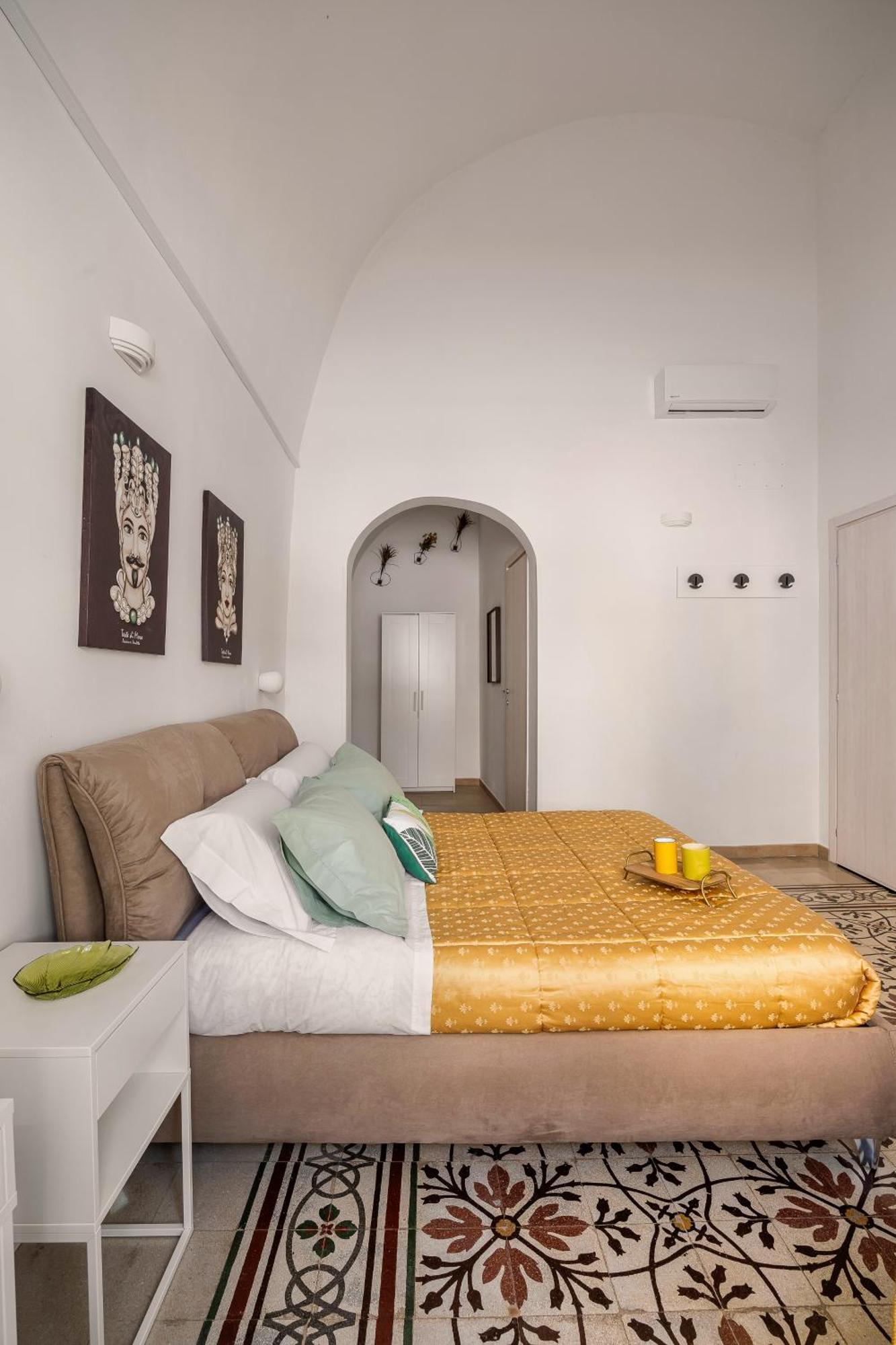 Madre Terra Airport Rooms And Suites Terrasini Bagian luar foto