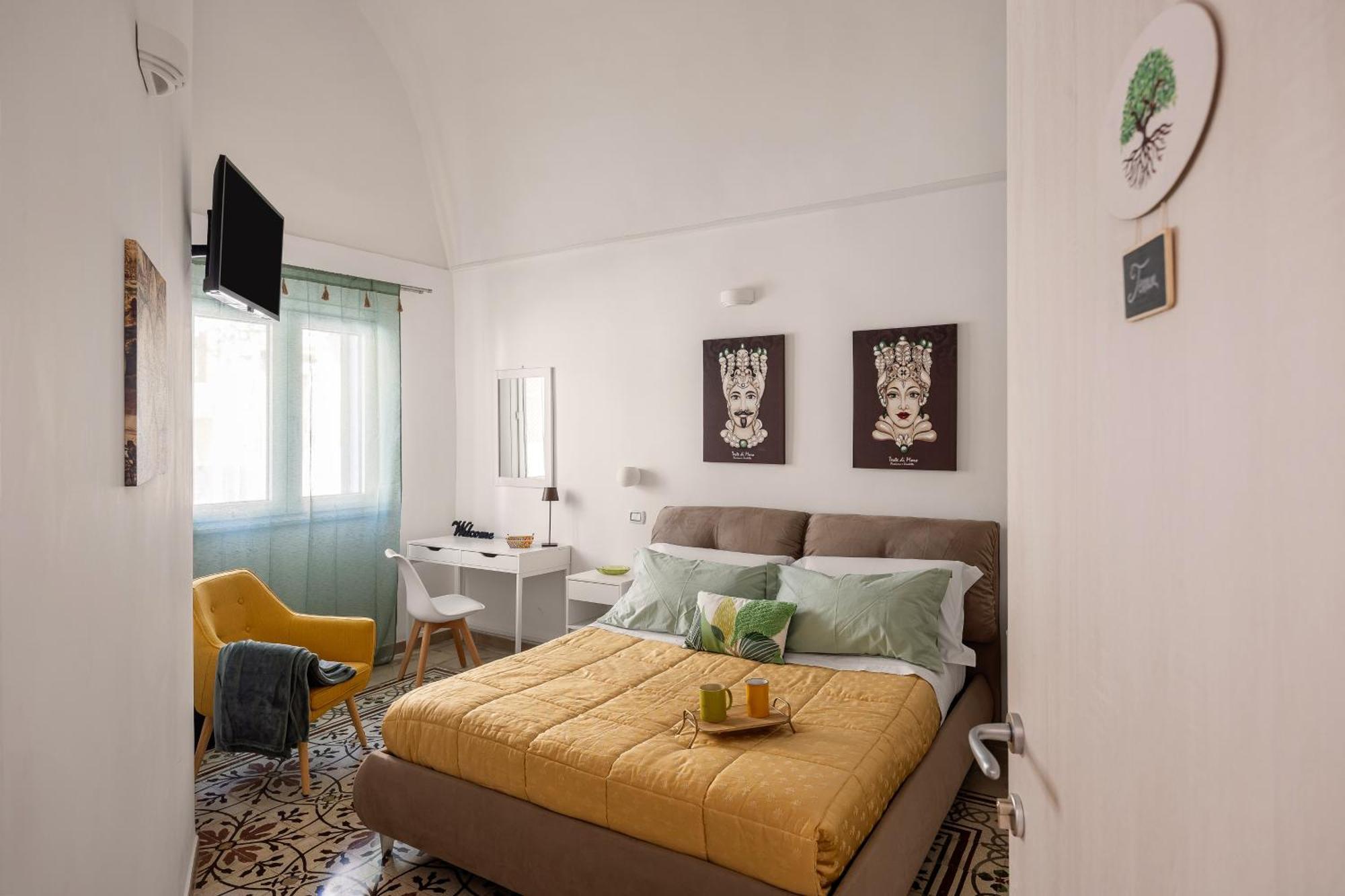 Madre Terra Airport Rooms And Suites Terrasini Bagian luar foto