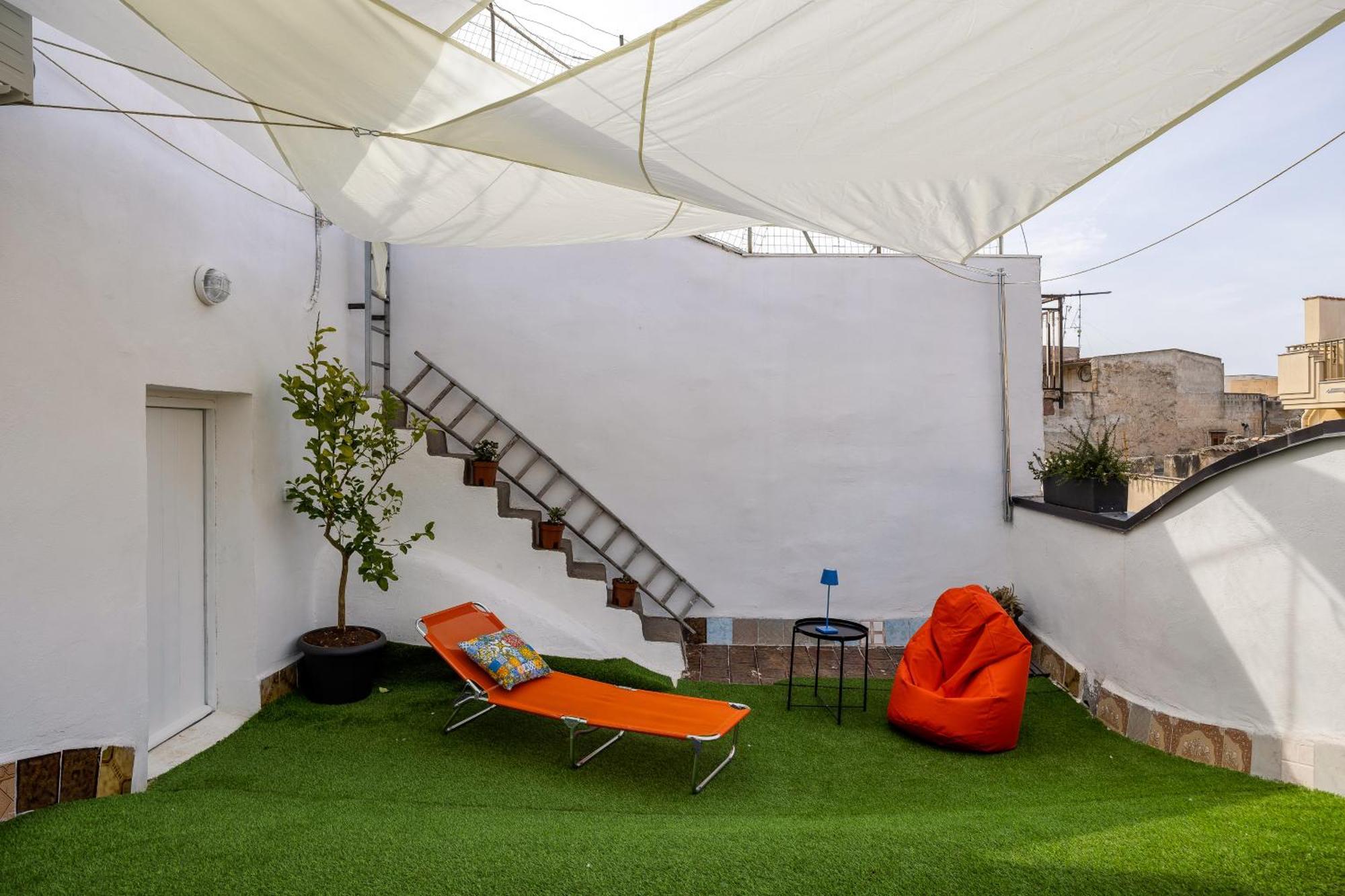 Madre Terra Airport Rooms And Suites Terrasini Bagian luar foto