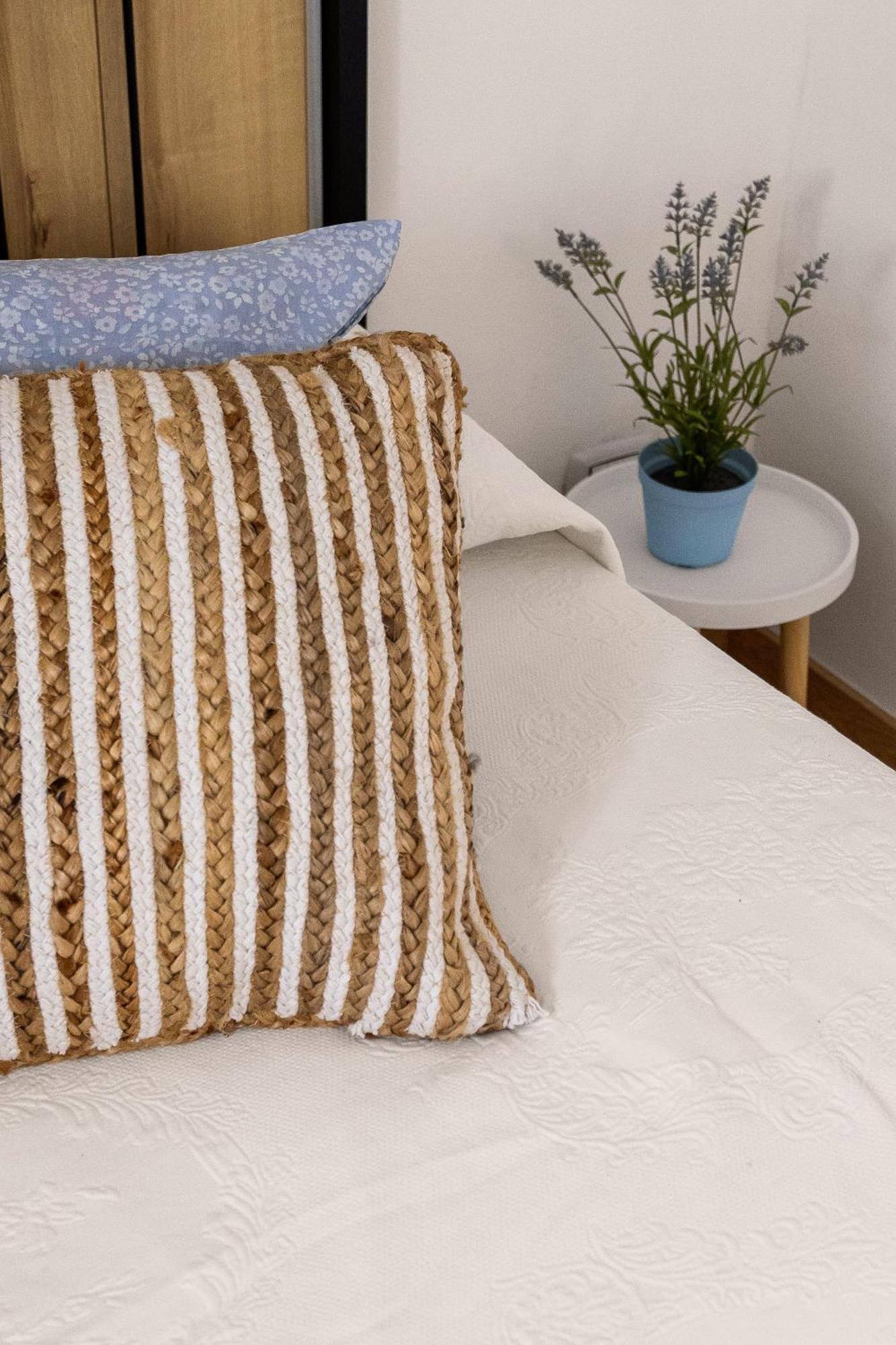 Madre Terra Airport Rooms And Suites Terrasini Bagian luar foto