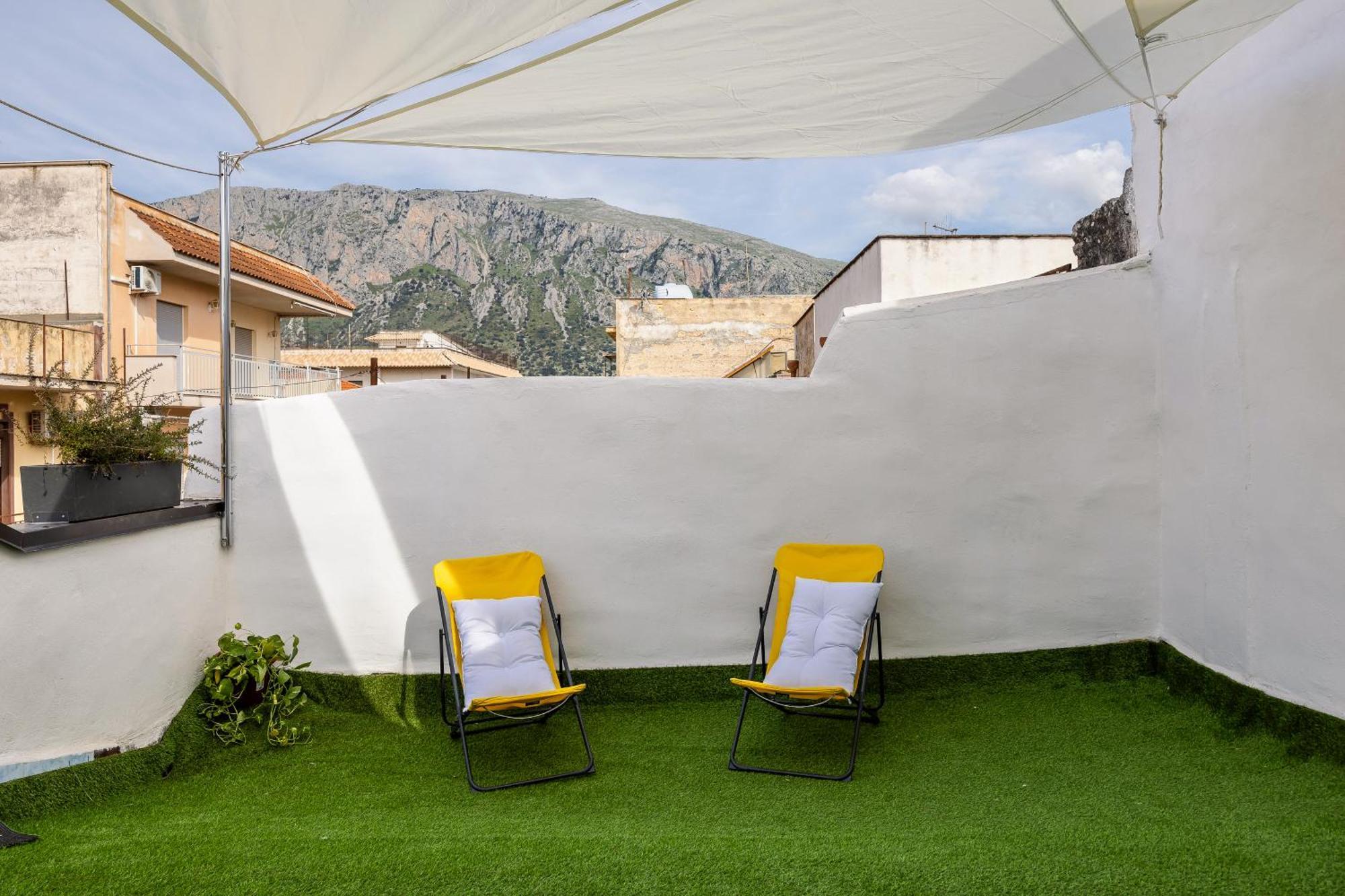 Madre Terra Airport Rooms And Suites Terrasini Bagian luar foto