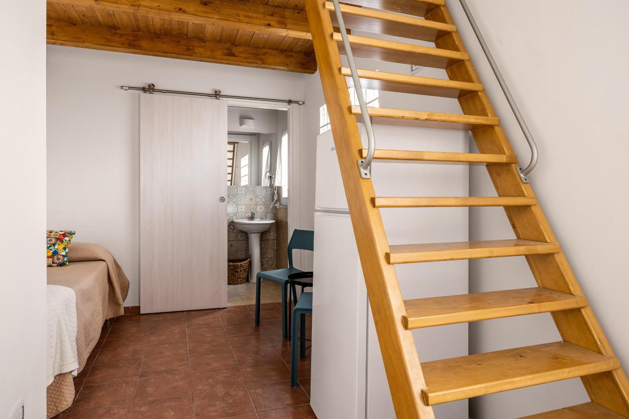 Madre Terra Airport Rooms And Suites Terrasini Bagian luar foto