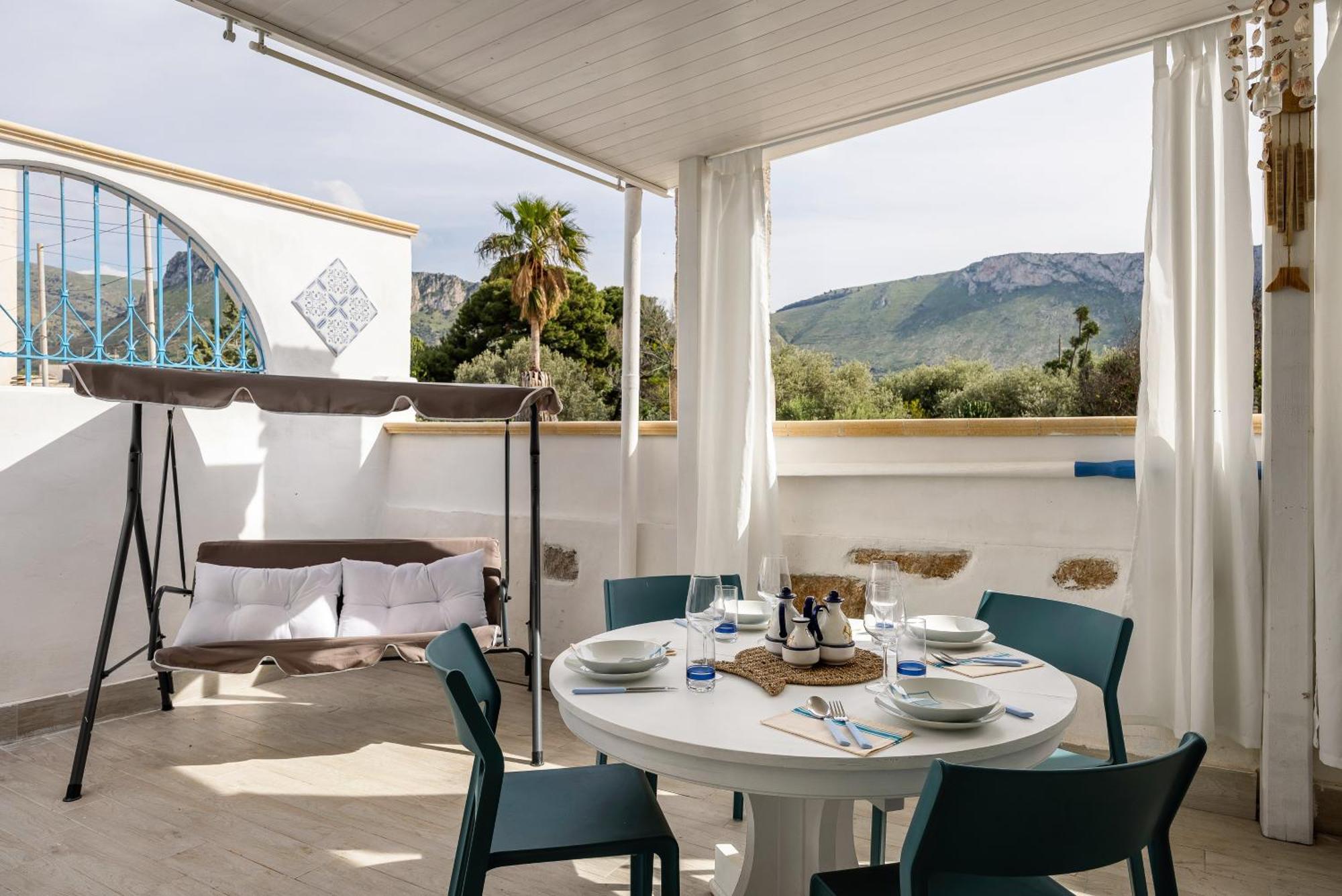 Madre Terra Airport Rooms And Suites Terrasini Bagian luar foto