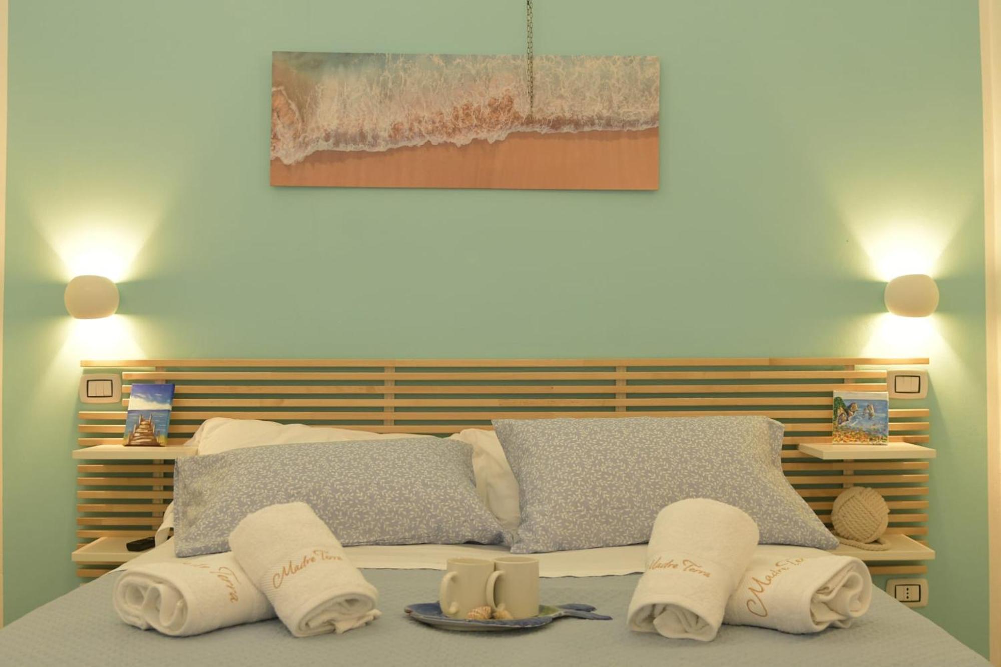 Madre Terra Airport Rooms And Suites Terrasini Bagian luar foto