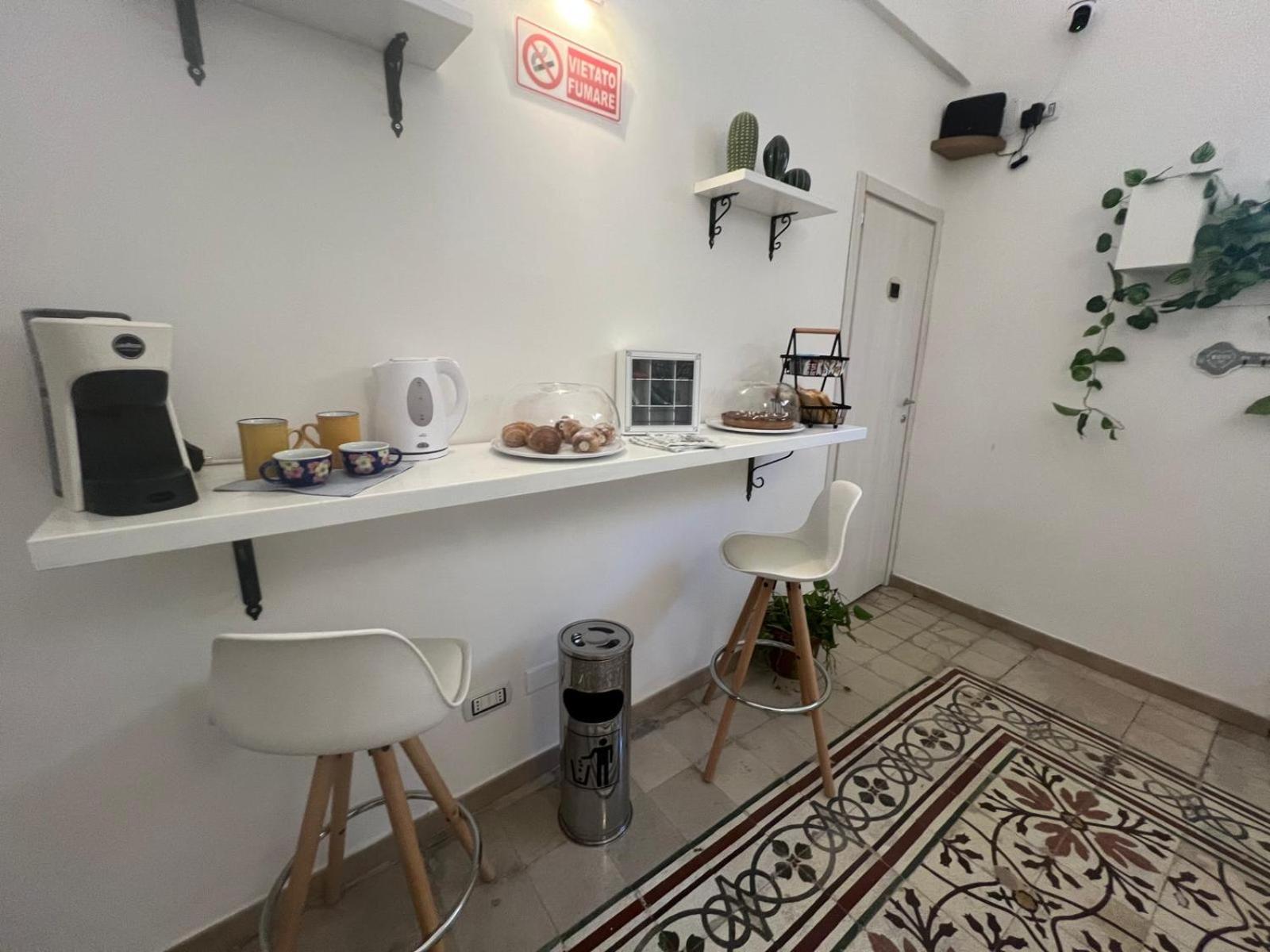 Madre Terra Airport Rooms And Suites Terrasini Bagian luar foto